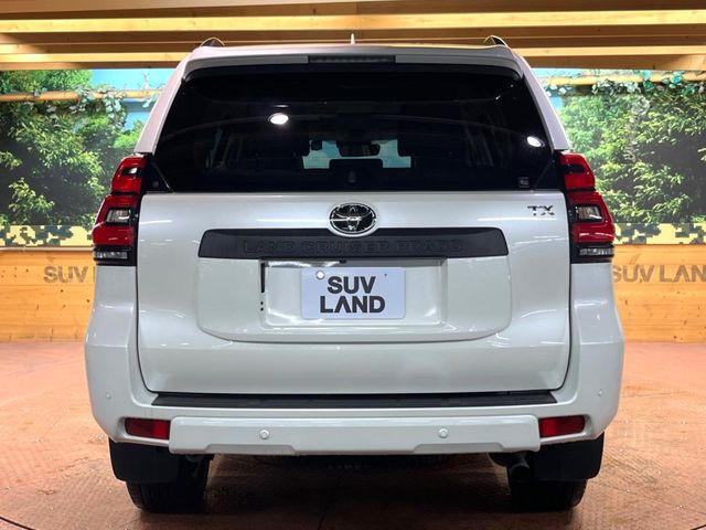 安心の最長10年・走行無制限保証(有償)をご用意。保証内容も充実はもちろん、無料点検&オイル交換や、年中無休の全国・24時間ロードサービスも付帯されておりますのでご安心下さい。