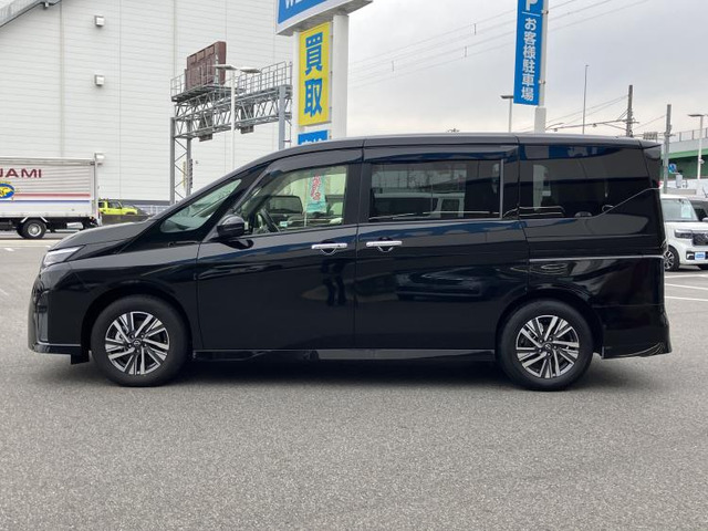 セレナ1.4 e-POWER ハイウェイスターV