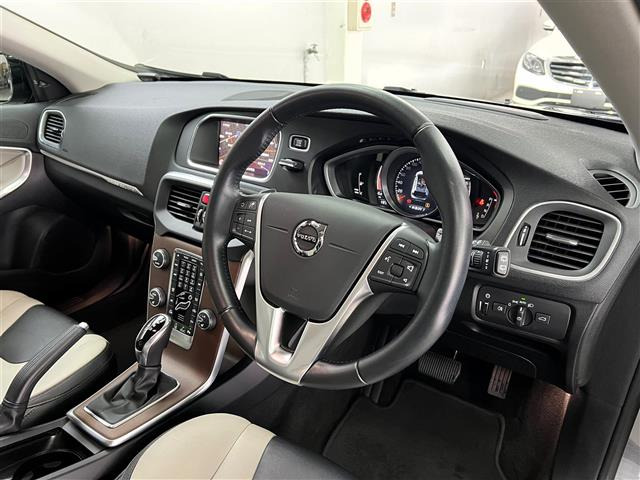 V40クロスカントリーD4 サマム ディーゼル