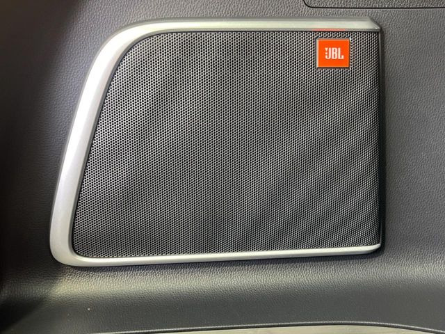 �yJBL�T�E���h�V�X�e���z���[�J�[�I�v�V�����̍��i�ʃT�E���h�V�X�e���𓋍ځB��p�̃`���[�j���O���{���ꂽ�召�l�X�ȃX�s�[�J�[����ǎ��ȃT�E���h���t�ł��A�Տꊴ���ӂ�鉹����Ԃ����o���܂��B