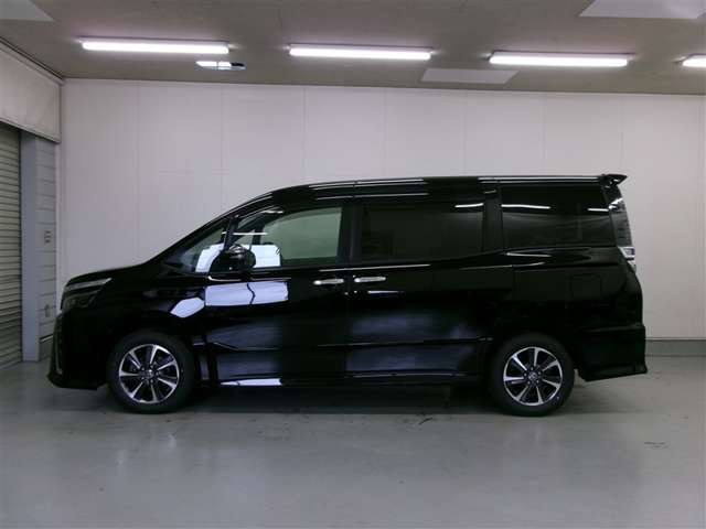 ヴォクシー2.0 ZS 煌III 4WD