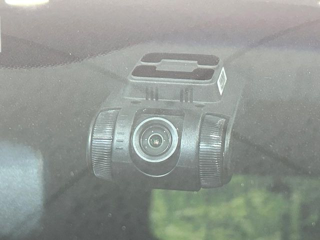 【ドライブレコーダー】ドライブレコーダー装備!走行中はもちろん、あおり運転や事故に遭遇した際、映像で記録し、万一のリスクに備えます。※記録用SDカードはお客様ご自身でご準備いただく必要があります。