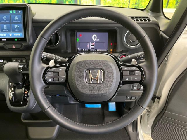 �y�z���_�Z���V���O�z���s���ɑO���̎ԗ�����F�����A�Փ˂������Ȏ��͌x��ƃu���[�L�ŏՓˉ���Ɣ�Q�y�����A�V�X�g�B�����S�Ƀh���C�u�����y���݂��������܂��B