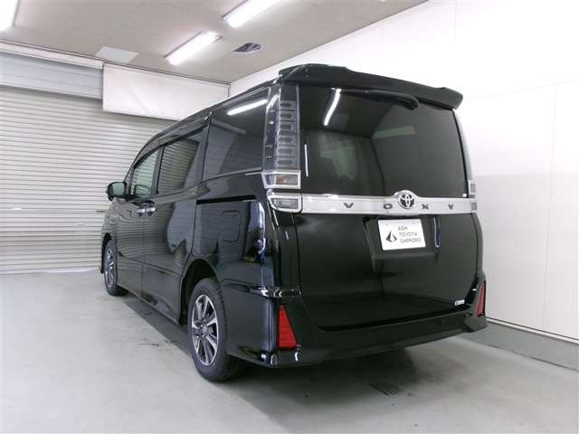 ヴォクシー2.0 ZS 煌III 4WD