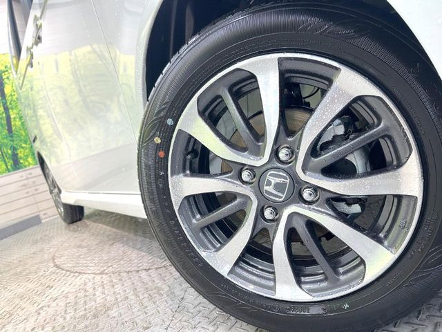 �y�����A���~�z�C�[���z�O�ςɃ}�b�`���������A���~�z�C�[���𑕒����Ă���܂��B�e��ЊO�A���~�z�C�[����A�X�^�b�h���X�^�C�����戵�����Ă���܂��B���񂲑��k����������