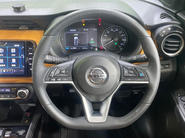 �y�����v�����X�e�A�����O�z�㎿�Ȋv���g�p���邱�ƂŁA��ɂ����������݂ƂĂ��^�]���₷���n���h���ł���