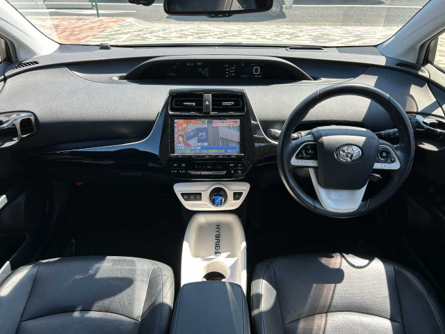 プリウス1.8 A プレミアム ツーリングセレクション