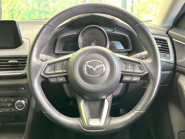 �y�����v�����X�e�A�����O�z�㎿�Ȋv���g�p���邱�ƂŁA��ɂ����������݂ƂĂ��^�]���₷���n���h���ł���