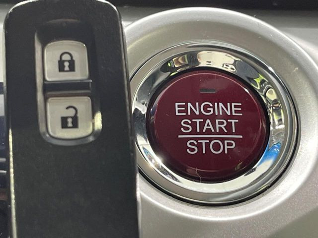 �yHonda�X�}�[�g�L�[�z�J�o����|�P�b�g�ɓ��ꂽ�܂܂ł��h�A�̎{���E�������\�ȃX�}�[�g�L�[�𑕔��B�G���W���̃I���E�I�t�����J�M�����o���K�v����������Ƃ��Ă��֗��ł���