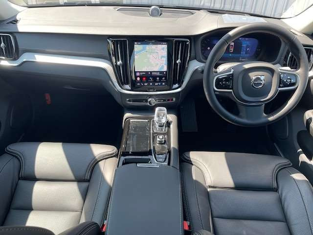 V60ウルトラ T6  AWD プラグインハイブリッド 4WD