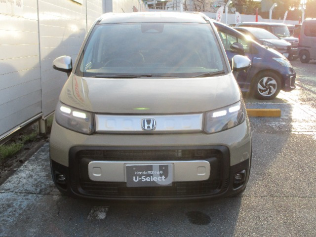 フリード1.5 e:HEV クロスター