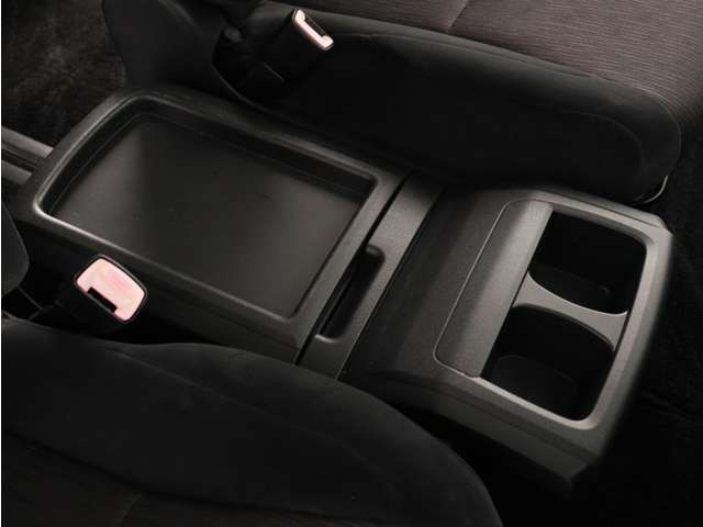 �y�Z���^�[�R���\�[���z�h�����N�z���_�[�ƕ��u�e�[�u��������A�����ɑ�e�ʂ̎��[BOX������!