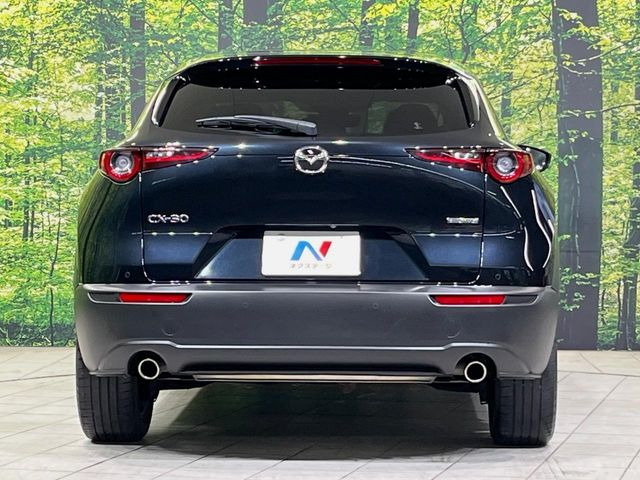 安心の最長10年・走行無制限保証(有償)をご用意。保証内容も充実はもちろん、無料点検&オイル交換や、年中無休の全国・24時間ロードサービスも付帯されておりますのでご安心下さい。