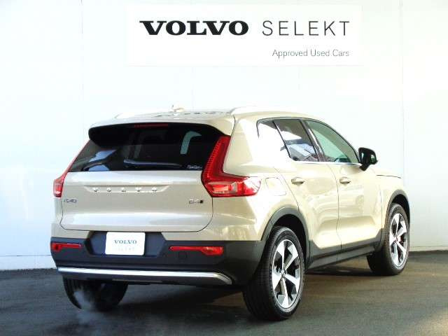 XC40ウルトラ B4 AWD 4WD