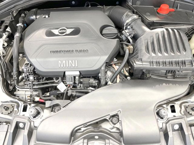 �����X�ł́A�e���[�J�[�̐�p�f�f�e�X�^�[�𓱓��B���Ǝ��i�����e�N�j�J���X�^�b�t���풓���Ă���܂��̂ŁA������̍ۂɂ����S���Ă����p���������܂��B