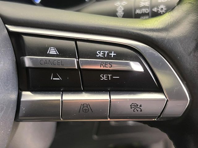 【マツダ・レーダークルーズコントロール】高速道路での長距離走行が楽に!自動で速度を保つクルーズコントロールが、衝突軽減システムと連携し、前方の車両を感知して車間を保つように速度調節してくれます!!