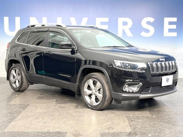 ●無料付帯の保証の他、安心の最長3年・走行無制限保証(有償)をご用意。輸入車を安心してお楽しみいただける様、保証内容も充実はもちろん、無料点検&オイル交換やロードサービスも付帯しております。