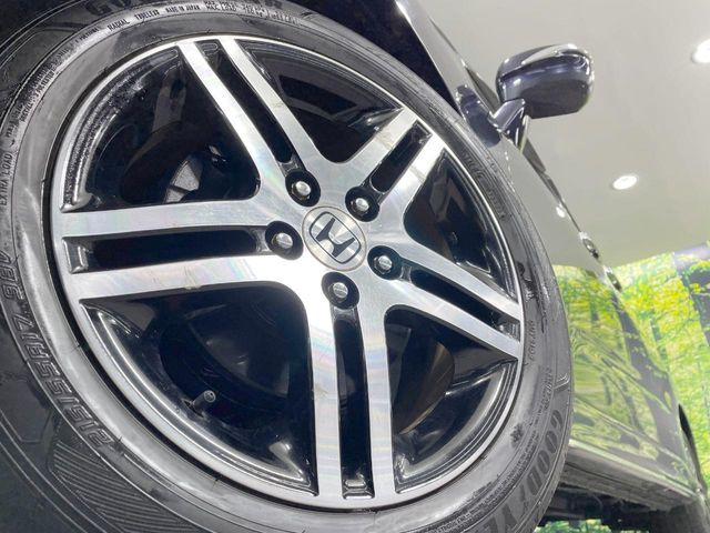 �y����17�C���`�A���~�z�C�[���z�O�ςɃ}�b�`���������A���~�z�C�[���𑕒����Ă���܂��B�e��ЊO�A���~�z�C�[����A�X�^�b�h���X�^�C�����戵�����Ă���܂��B���񂲑��k����������