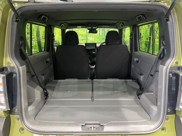 ���i�̂���������ʋ΁A���}���ɏ\���ȉ׎��X�y�[�X���m�ۂ��Ă���܂��B�Z�J���h�V�[�g��|���ƁA�傫�ȉו��̐ύڂ��\�ł���