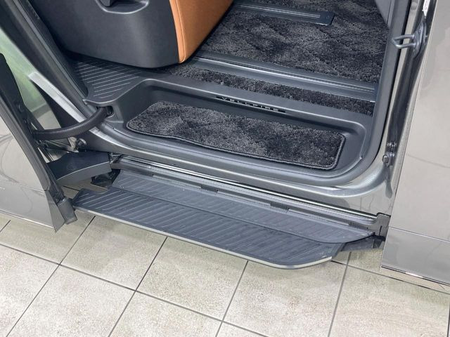 ���[�J�[�I�v�V�����́y���j�o�[�T���X�e�b�v�z�𑕔��B�X���C�h�h�A�ƘA�������X�e�b�v�ɂ��A�����Ȃ��q�l�̏��~�肪���Ղ��Ȃ�܂���