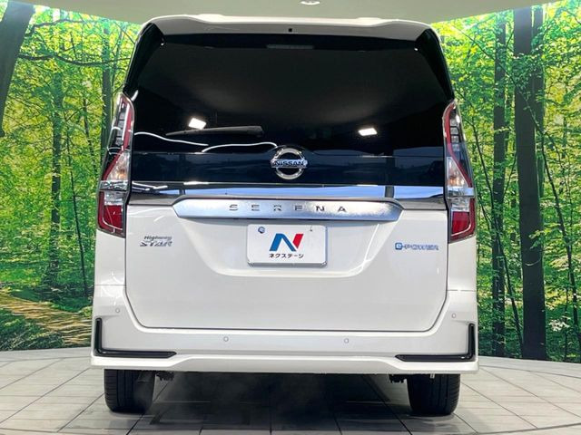 安心の最長10年・走行無制限保証(有償)をご用意。保証内容も充実はもちろん、無料点検&オイル交換や、年中無休の全国・24時間ロードサービスも付帯されておりますのでご安心下さい。