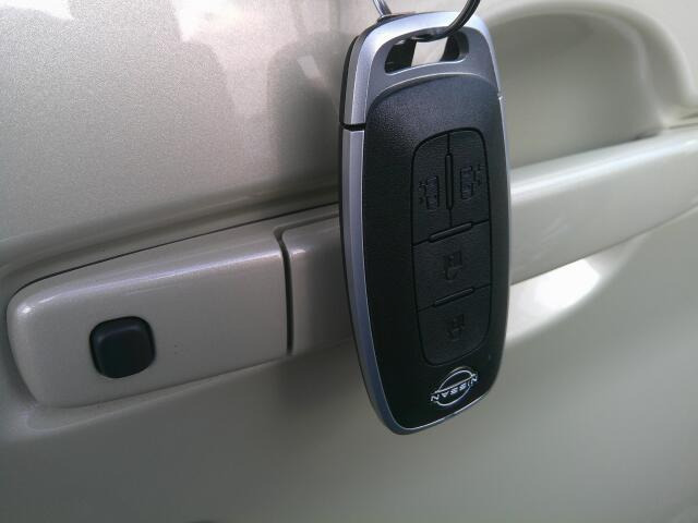 �L�[���|�P�b�g�ɓ��ꂽ�܂܂ł��G���W��ON/OFF�A�h�A�{��/�J���\���֗��ȃX�}�[�g�L�[�ł��B