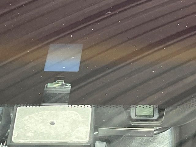 �y�V�e�B�u���[�L�A�N�e�B�u�V�X�e���z�ᑬ���s���ɑO���̎ԗ�����F�����A�Փ˂������Ȏ��͌x��ƃu���[�L�ŏՓˉ���Ɣ�Q�y�����A�V�X�g�B�����S�Ƀh���C�u�����y���݂��������܂��B