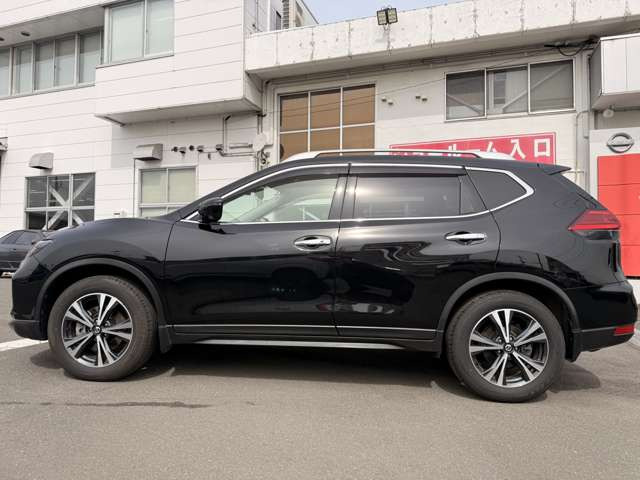 エクストレイル2.0 20X 4WD 3列車