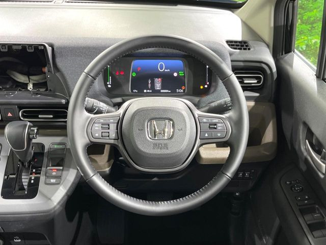 �y�����v�����X�e�A�����O�z�㎿�Ȋv���g�p���邱�ƂŁA��ɂ����������݂ƂĂ��^�]���₷���n���h���ł���