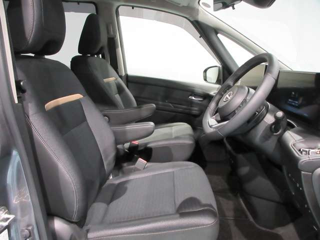 セレナ2.0 ハイウェイスターV 4WD