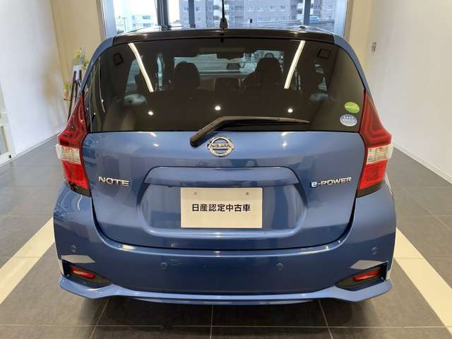 ノート1.2 e-POWER X ブラックアロー