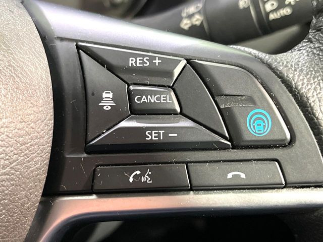 【プロパイロット】高速道路での長距離走行が楽に!!渋滞時と巡回走行のシーンで、アクセル・ブレーキ・ステアリングを自動で制御し、長距離運転の負担を軽減してくれます♪