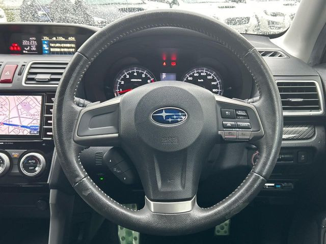 �y�����v�����X�e�A�����O�z�㎿�Ȋv���g�p���邱�ƂŁA��ɂ����������݂ƂĂ��^�]���₷���n���h���ł���