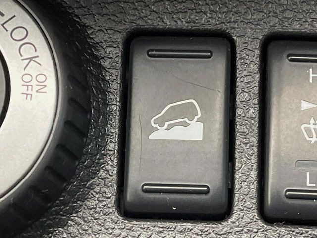 �y�_�E���q���A�V�X�g�z�}�ȍ⓹������Ƃ��Ɏ����Ńu���[�L�𐧌�A���̒ᑬ�x��ۂ��܂��B�ᓹ�∫�H�ȂǊ���₷���H�ʂ̉����ł��^�C�������b�N���Ȃ�������S!�n���h������ɏW���ł��܂�!