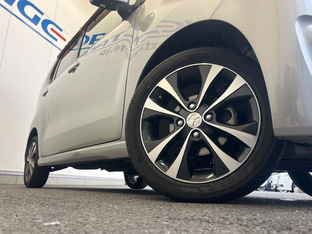 �y����15�C���`�A���~�z�C�[���z�O�ςɃ}�b�`���������A���~�z�C�[���𑕒����Ă���܂��B�e��ЊO�A���~�z�C�[����A�X�^�b�h���X�^�C�����戵�����Ă���܂��B���񂲑��k����������