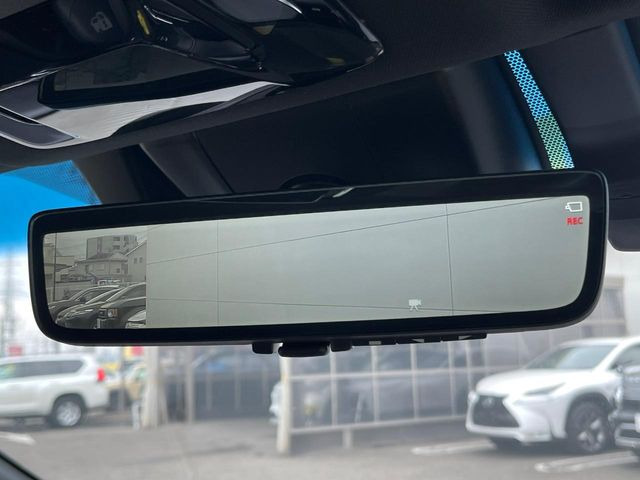 �y�f�W�^���C���i�[�~���[�z��Ȃ̑傫�ȉו��⓯��҂Ō�����m�F���Â炢���ł����S!�J�������B�e�����ԗ�����̉f�������[���~���[���ɕ\���B�N���A�Ȏ��E�ŏ󋵂̊m�F���\�ł�!