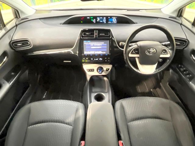 プリウス1.8 S セーフティ プラス