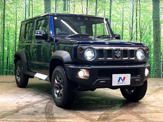 高透明度のガラス皮膜で撥水はもちろん、上質なツヤ・光沢を実現。紫外線や酸性雨から大切な愛車を保護し、色あせ・劣化を防止。「弾スプラッシュコート」、「弾プリミッサコート」からお選びいただけます。