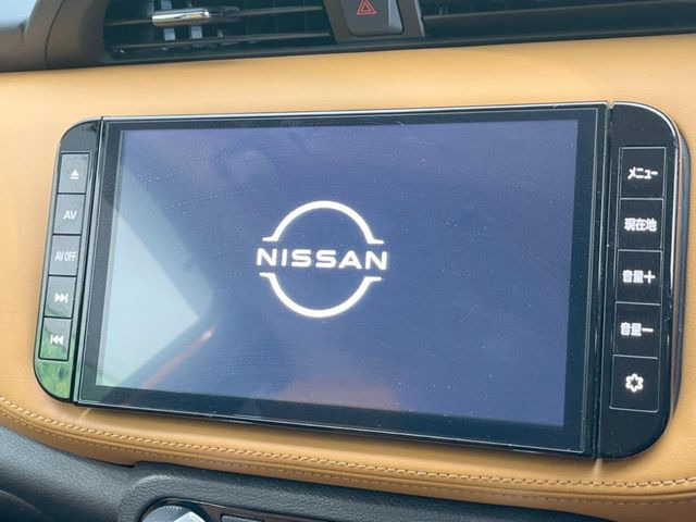 �y�����i�r�z�l�C�̏����i�r�𑕔����Ă���܂��B�i�r�̎g���₷���͂������A�I�[�f�B�I�@�\���[��!�L�����v�◷�s�͂������A�ʋ΂┃�����ȂǕ��i�̃h���C�u���y�����Ȃ�͂���