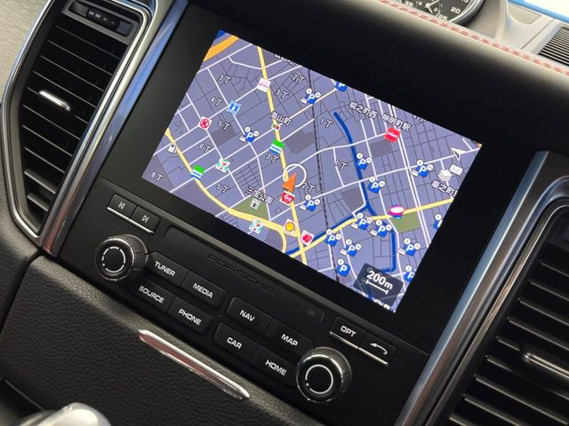 �������i�r:��̊��̂���i�r�́A����������ԓ������o���Ă���܂��B�I�[�f�B�I�@�\���[�����Ă���܂��̂ŁA�^�]�����y���߂܂���