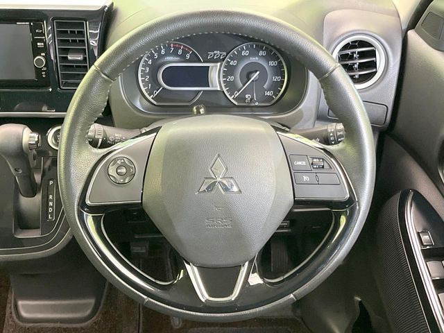 �y�����v�����X�e�A�����O�z�㎿�Ȋv���g�p���邱�ƂŁA��ɂ����������݂ƂĂ��^�]���₷���n���h���ł���