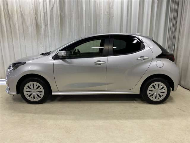 ヤリス1.5 ハイブリッド X E-Four 4WD