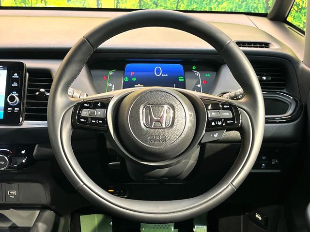 �y�����v�����X�e�A�����O�z�㎿�Ȋv���g�p���邱�ƂŁA��ɂ����������݂ƂĂ��^�]���₷���n���h���ł���