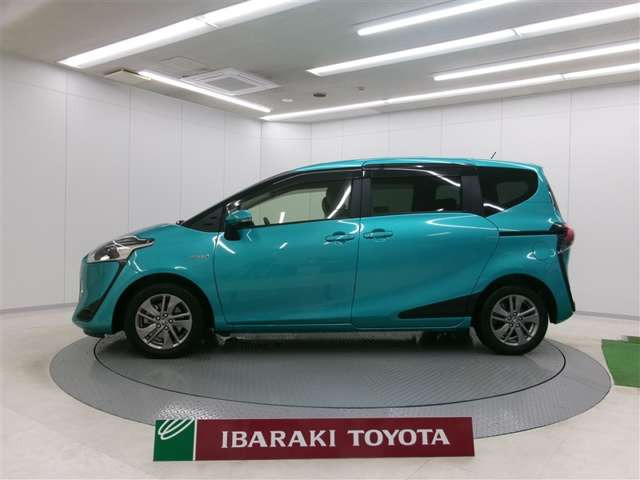 シエンタハイブリッド 1.5 G クエロ