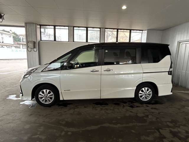 セレナ2.0 ハイウェイスターV 4WD