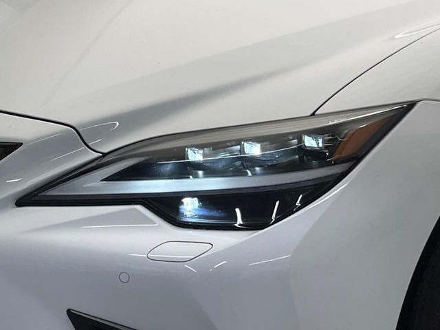 �y�O��LED�w�b�h���C�g�z�X�^�C���b�V���Ȍ����ڂ̎O��LED�w�b�h���C�g�𑕔���X�^�C�������łȂ��A��Ԃ̑��s�����E�ǍD�ň��S���Ă���肢�������܂��B