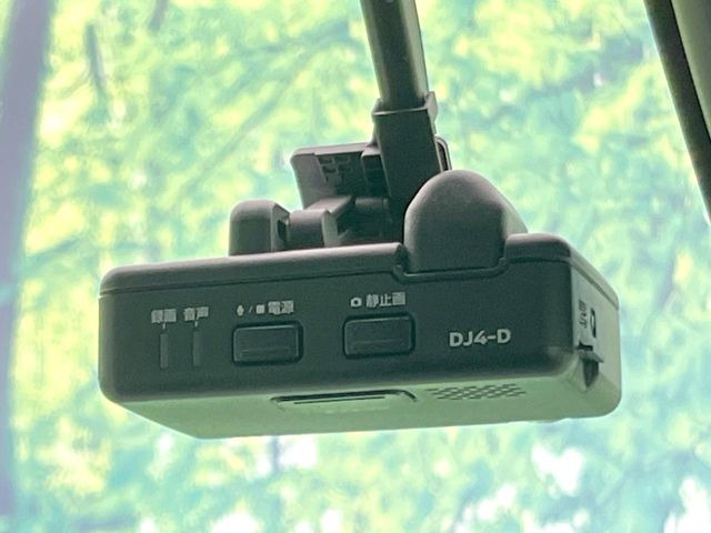 �y�h���C�u���R�[�_�[�z�h���C�u���R�[�_�[����!���s���͂������A������^�]�⎖�̂ɑ��������ہA�f���ŋL�^���A����̃��X�N�ɔ����܂��B���L�^�pSD�J�[�h�͂��q�l�����g�ł��������������K�v������܂��B