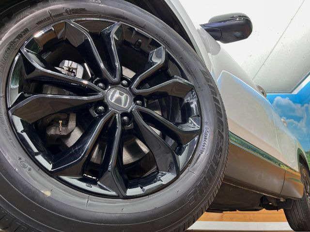 �y����18�C���`�A���~�z�C�[���z�O�ςɃ}�b�`���������A���~�z�C�[���𑕒����Ă���܂��B�e��ЊO�A���~�z�C�[����A�X�^�b�h���X�^�C�����戵�����Ă���܂��B���񂲑��k����������