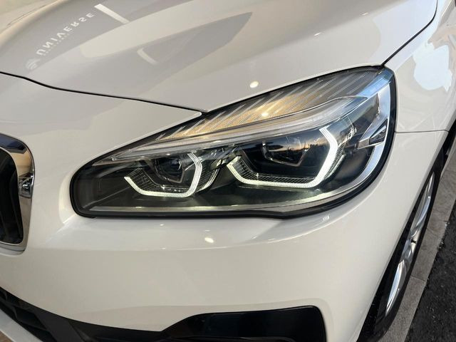 ��LED�w�b�h���C�g:��ԑ��s�����ǍD�Ȏ��E���m�ۂ����S���ĉ^�]�ł��鍂�P�xLED�w�b�h���C�g�𑕔�!�_�����x�������A����d�͂��}�����Ă��܂��B