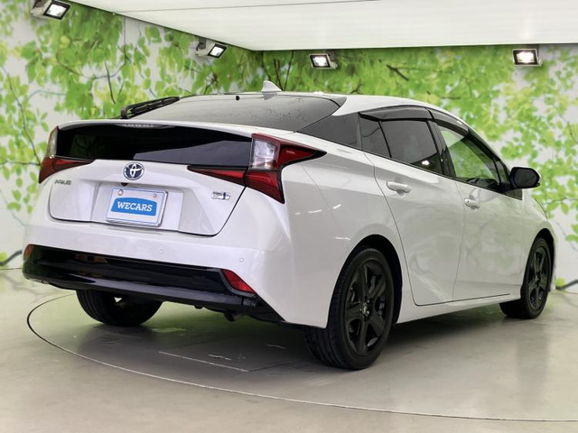 プリウス1.8 S ツーリングセレクション ブラックエディション